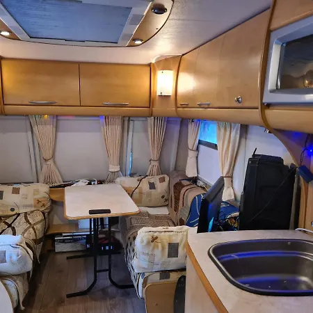 Caravan Region مكان تخييم